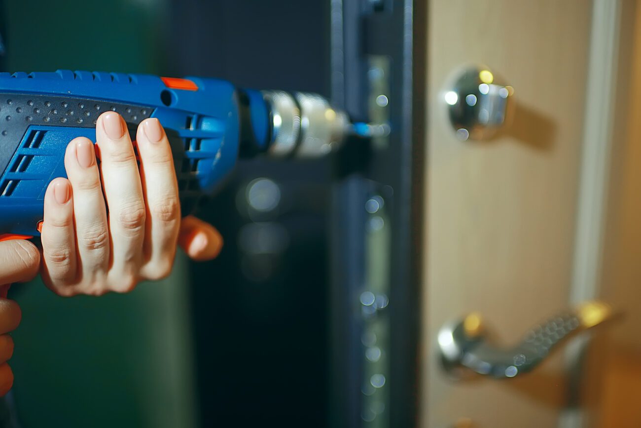 A locksmith changes the locks following an order for exclusive possession